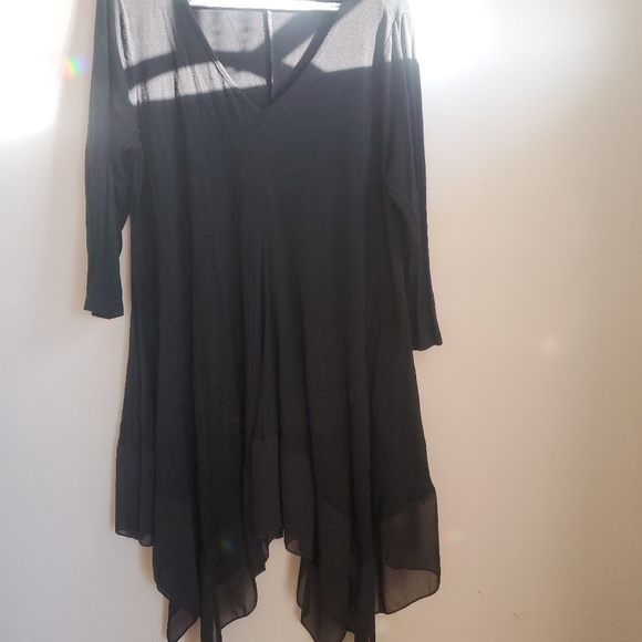 Asymmetrical top - Picture 2 of 2